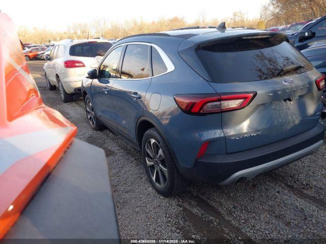 Ford Escape Platinum Image 18