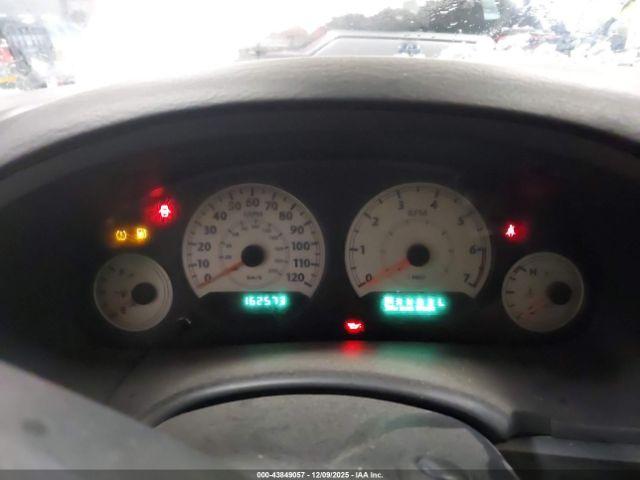 Chrysler Town & Country Touring Image 2