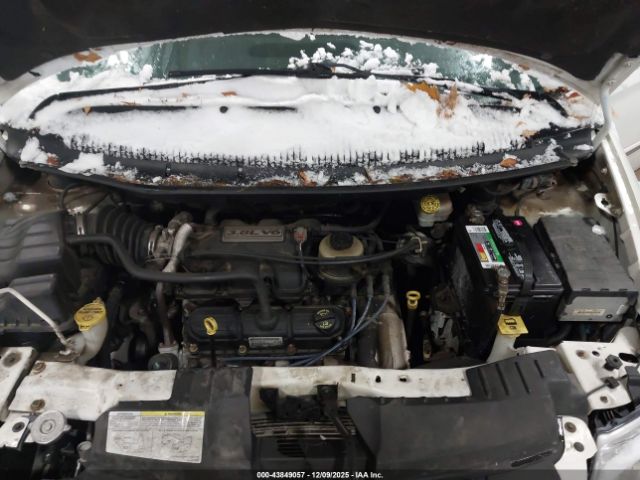 Chrysler Town & Country Touring Image 10