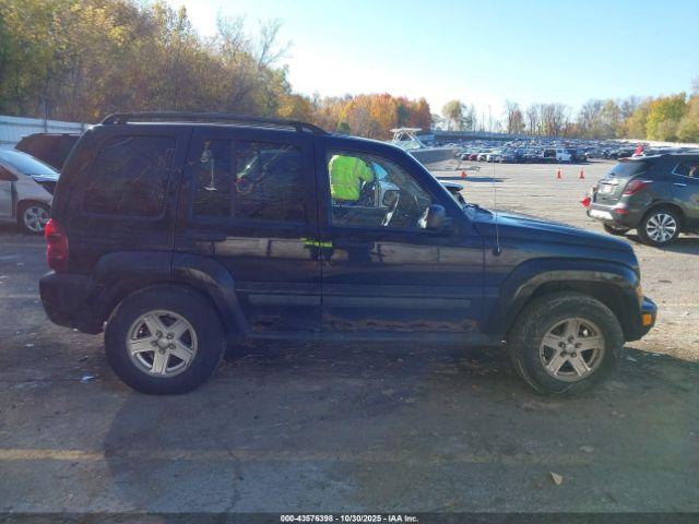 Jeep Liberty Sport Image 11