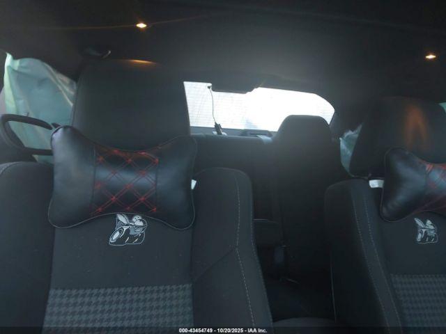 Dodge Challenger Image 6