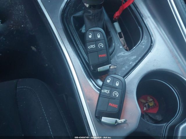 Dodge Challenger Image 10