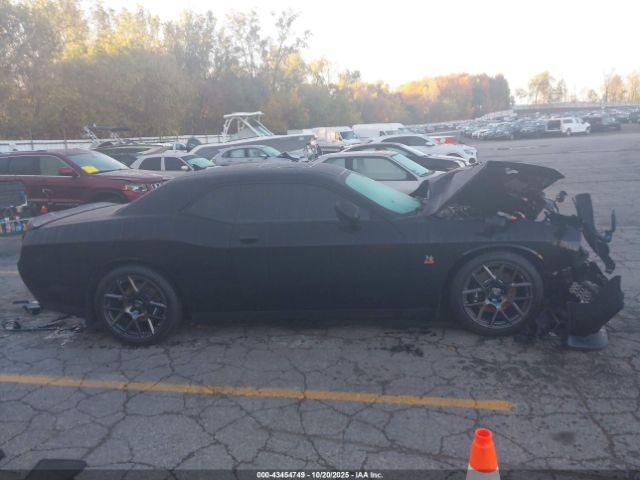 Dodge Challenger Image 14