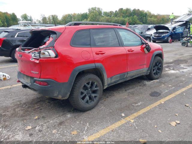 Jeep Cherokee Trailhawk 4x4 Image 6