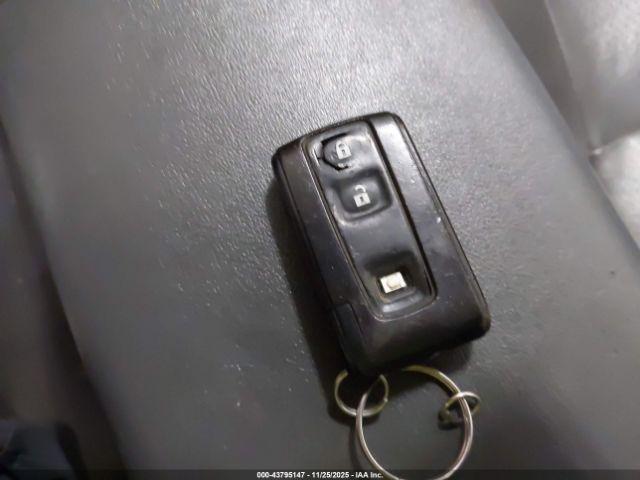 Toyota Prius Image 10