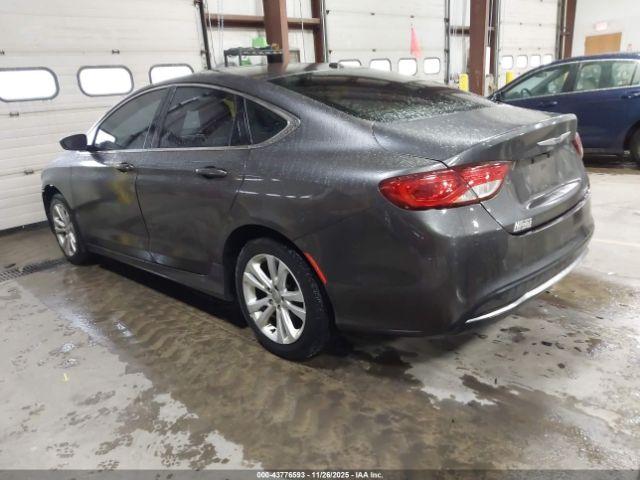 Chrysler 200 Limited Image 2