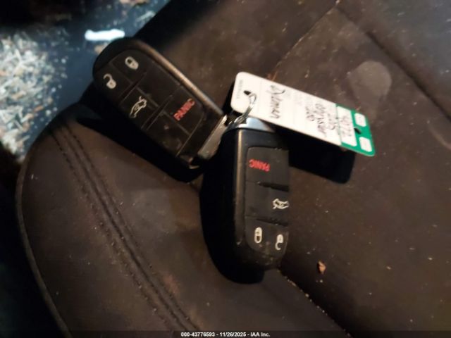 Chrysler 200 Limited Image 8