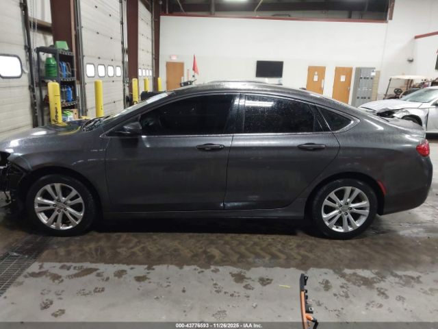 Chrysler 200 Limited Image 14