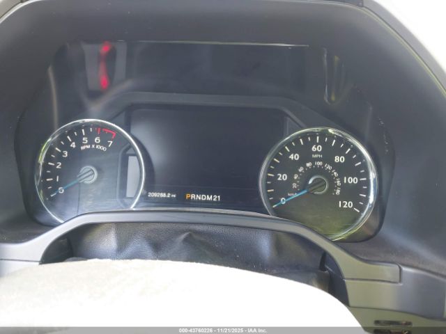 Ford F-150 Lariat Image 4