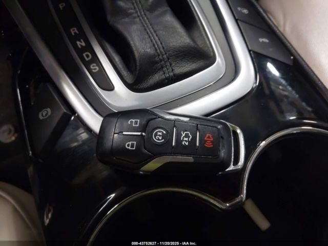Ford Edge Titanium Image 9