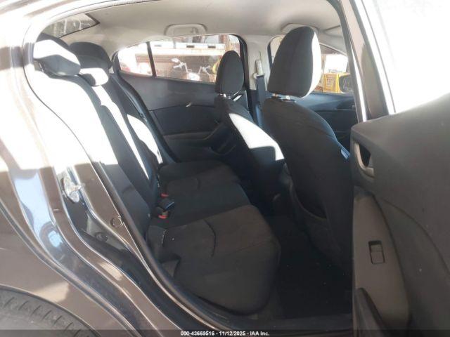 Mazda Mazda3 I Touring Image 3