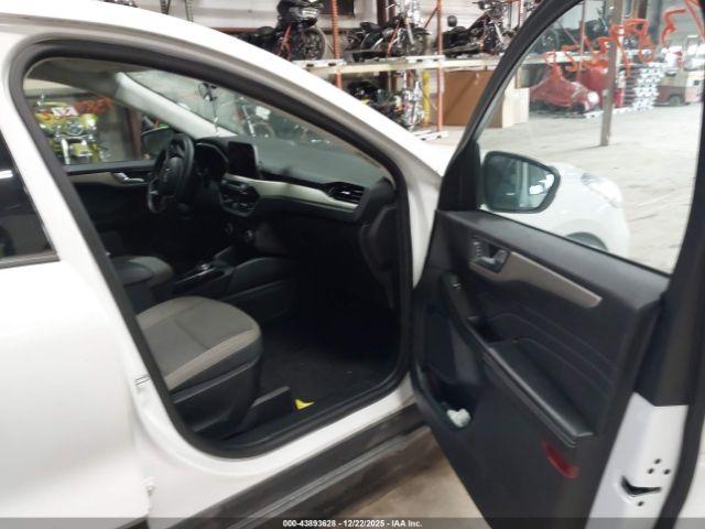 Ford Escape Se Image 6