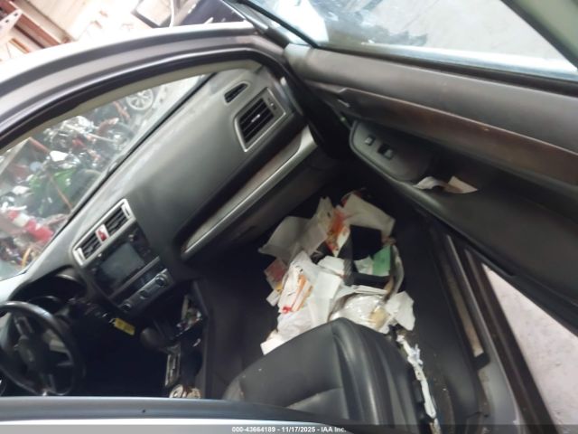 Subaru Outback 2.5i Limited Image 6