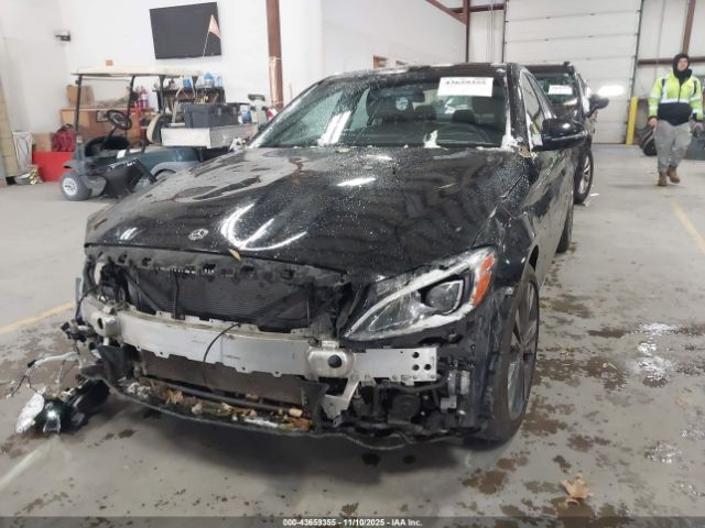 Mercedes-Benz C-Class Image 16