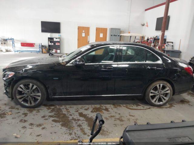 Mercedes-Benz C-Class Image 12