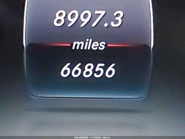 Mercedes-Benz C-Class Image 14