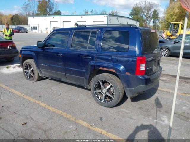 Jeep Patriot Latitude Image 7