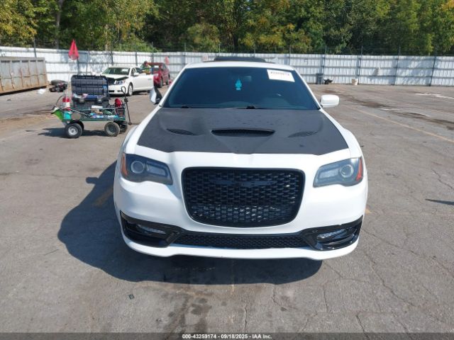 Chrysler 300 300s Image 13