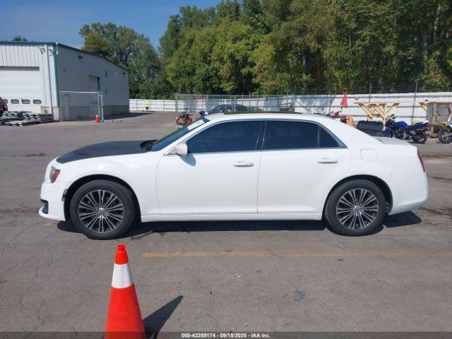 Chrysler 300 300s Image 14