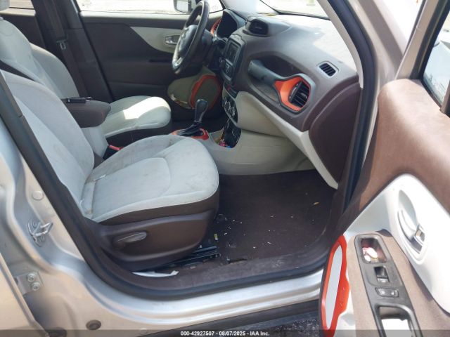 Jeep Renegade Latitude Image 3