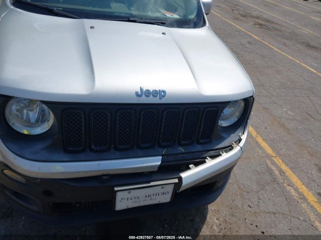 Jeep Renegade Latitude Image 6