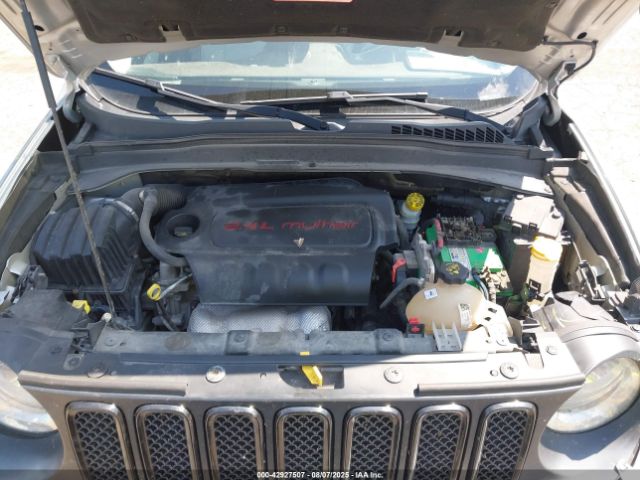 Jeep Renegade Latitude Image 10