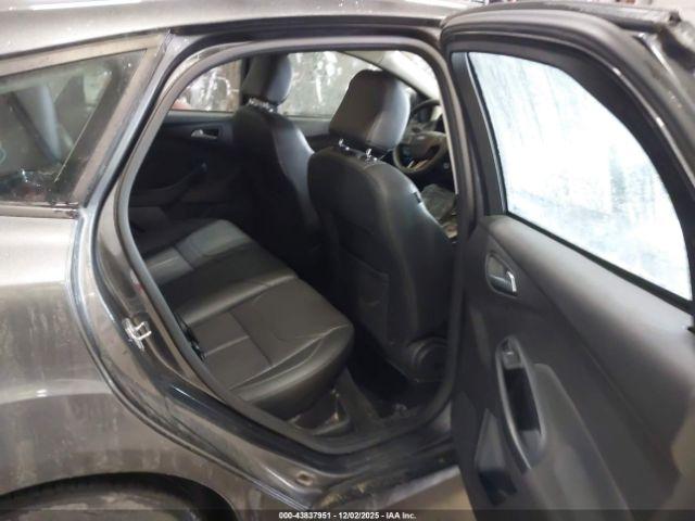 Ford Focus Se Image 8