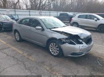  Salvage Chrysler 200