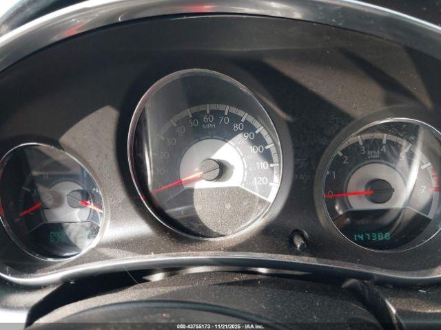 Chrysler 200 Touring Image 7