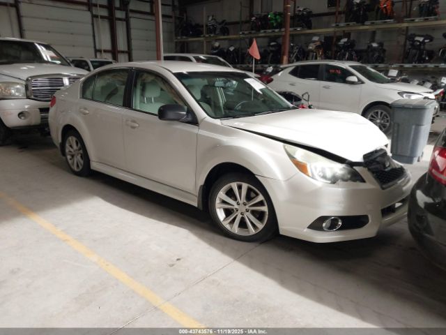 Subaru Legacy 2.5i Image 1