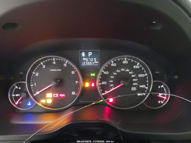 Subaru Legacy 2.5i Image 4