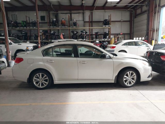 Subaru Legacy 2.5i Image 3
