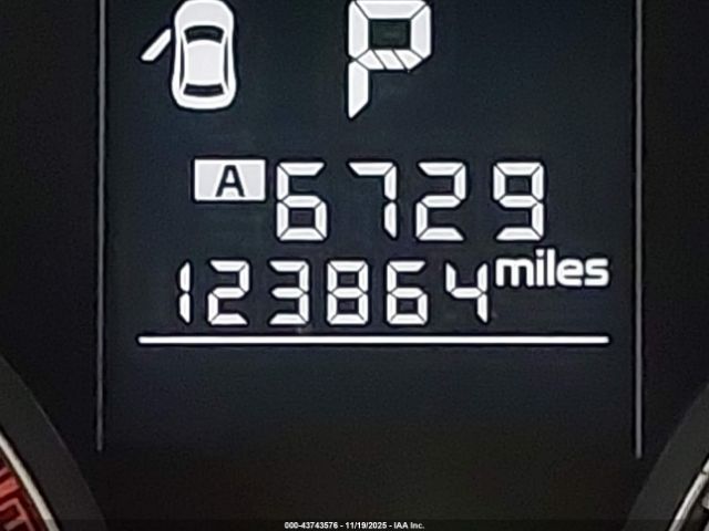 Subaru Legacy 2.5i Image 2