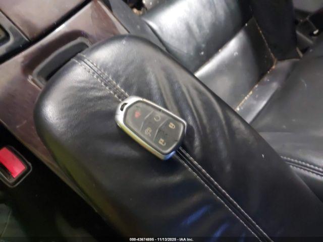 Cadillac XTS Premium Collection Image 8