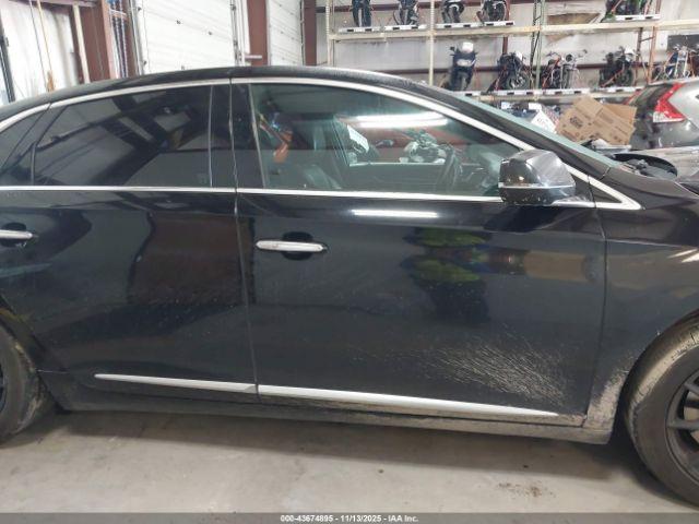 Cadillac XTS Premium Collection Image 15