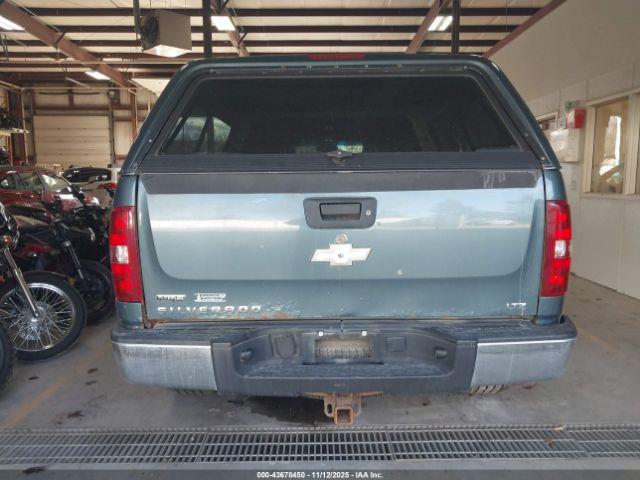 Chevrolet Silverado 1500 Ltz Image 16