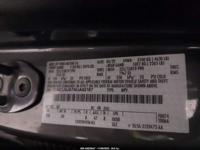 Ford Escape Titanium Image 3