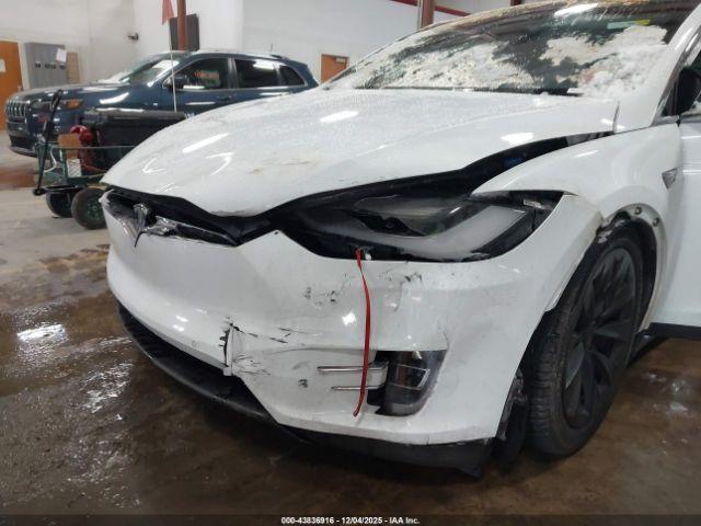 Tesla Model X Image 16