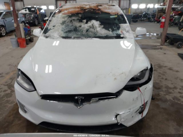 Tesla Model X Image 11