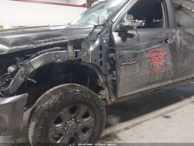 Ram 2500 Laramie  4x4 6'4 Box Image 11