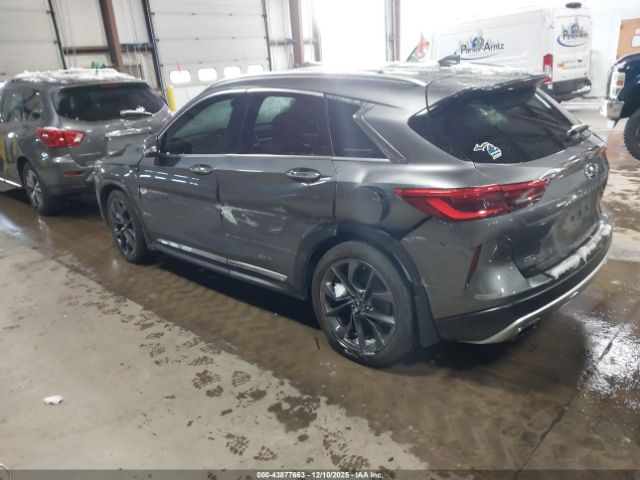 INFINITI Qx Essential Image 6