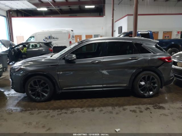 INFINITI Qx Essential Image 11