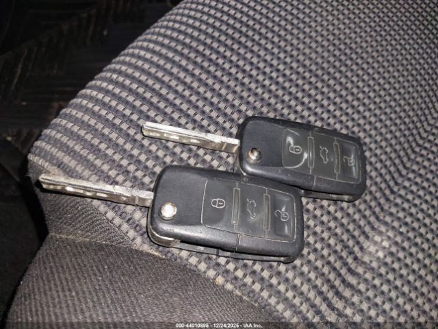 Volkswagen GTI Image 11