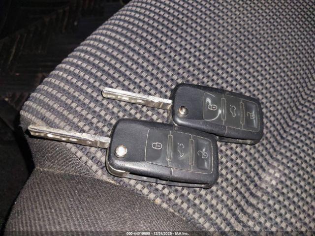 Volkswagen GTI Image 11