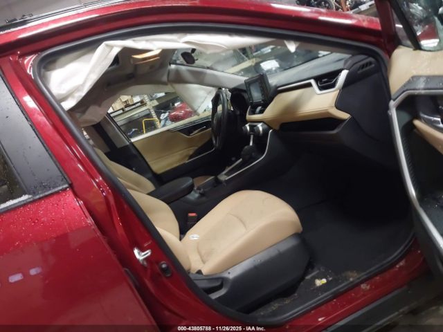 Toyota RAV4 Xle Image 14