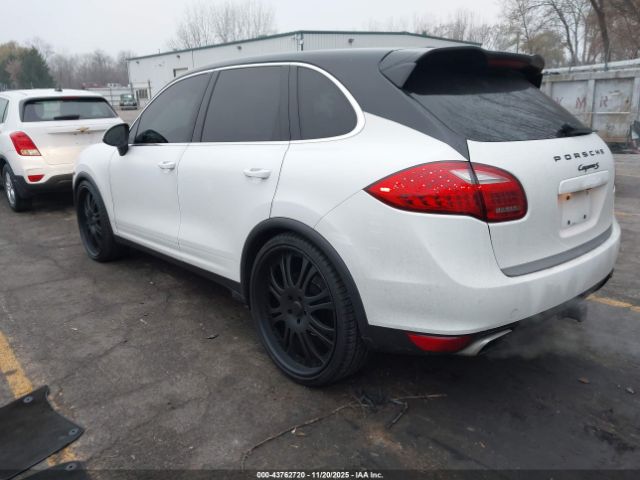 Porsche Cayenne S Image 6