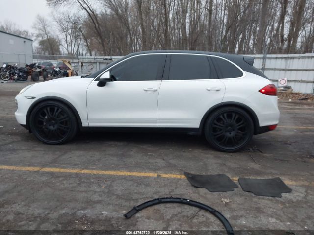 Porsche Cayenne S Image 13