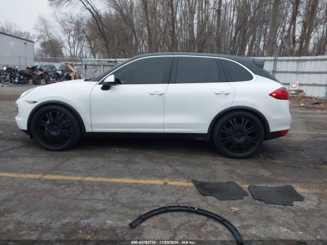 Porsche Cayenne S Image 13