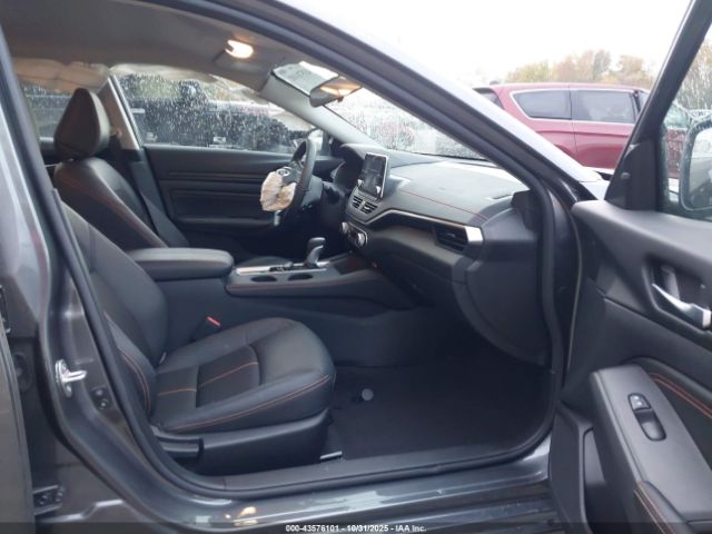 Nissan Altima Sr Intelligent Awd Image 3