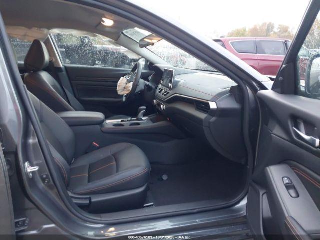 Nissan Altima Sr Intelligent Awd Image 3